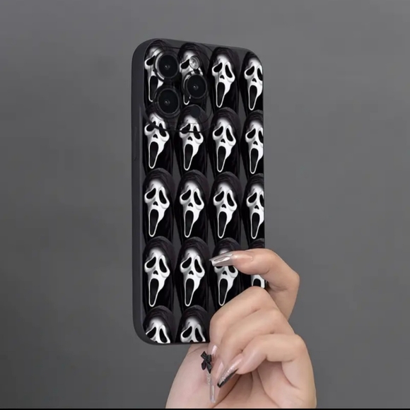 NWT!! GHOSTFACE FROM THE ICONIC HORROR FILM SCREAM IPHONE CASE !! - Picture 10 of 14